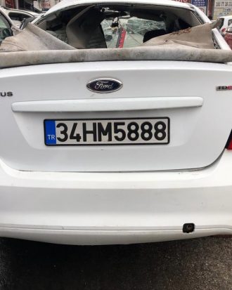 Ford focus 2,5 çıkma beyaz bagaj kapağı