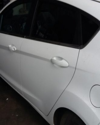 2013 Ford fiesta çıkma sol arka kapı BEYAZ