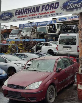 Ford focus 1 çıkma bordo sağ ön çamurluk