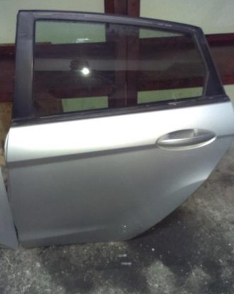 Ford fiesta 3 çıkma gri hatasız sol arka kapı