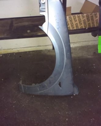 Ford mondeo 2 çıkma sol çamurluk gri