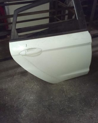 Ford fiesta 3 çıkma sağ arka kapı